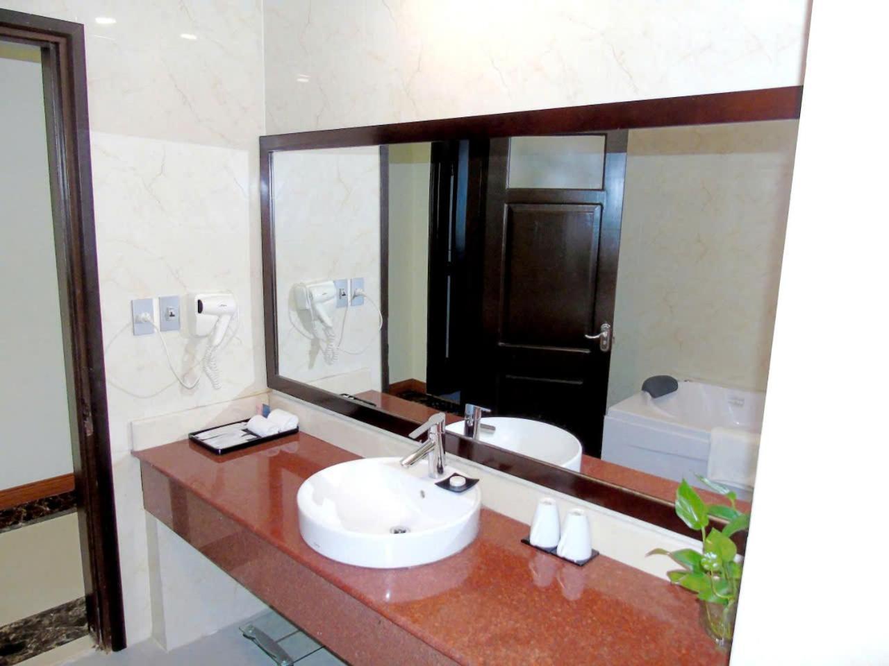 Muong Thanh Vinh Hotel Zewnętrze zdjęcie